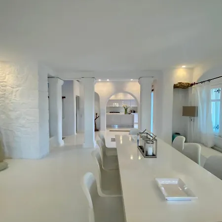 Villa Alessandra With Massive Pool By Diles Mykonos Town