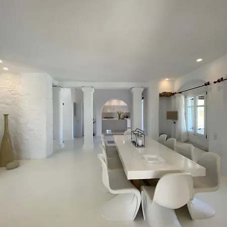 Villa Alessandra With Massive Pool By Diles Mykonos Town